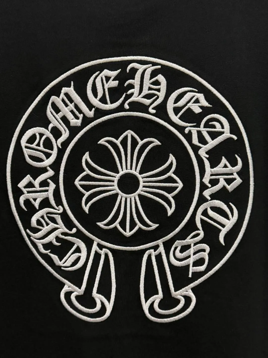 🅿️190 [High quality] Chrome hearts ss25 new first release latest short-sleeved round neck t-shirt, high-end customization, avant-garde and fashionable design! The brand logo is applied to the front and back cuffs using 100,000 needle embroidery techniques. High-end customized 280g fabric. Soft to the touch. Comfortable to wear. Exquisite stitching. Fine workmanship. The upper body effect is incomparably handsome! Same style for men and women, color: white, black size: S to xL